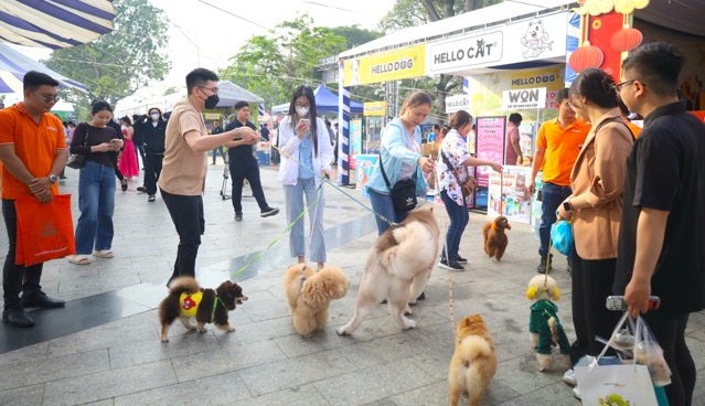 Festival Thú cưng ĐBSCL lần 2 được tổ chức với thông điệp “Pet – Bạn của mỗi gia đình” và “Chó, mèo là vật nuôi, không phải là thức ăn“.