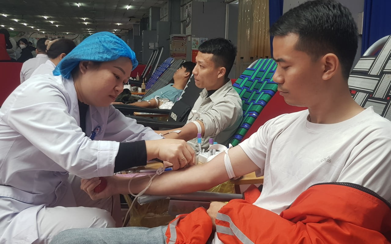 Kết thúc buổi hiến máu, ban tổ chức đã thu được gần 500 đơn vị máu. Ảnh: Nguyễn Trường