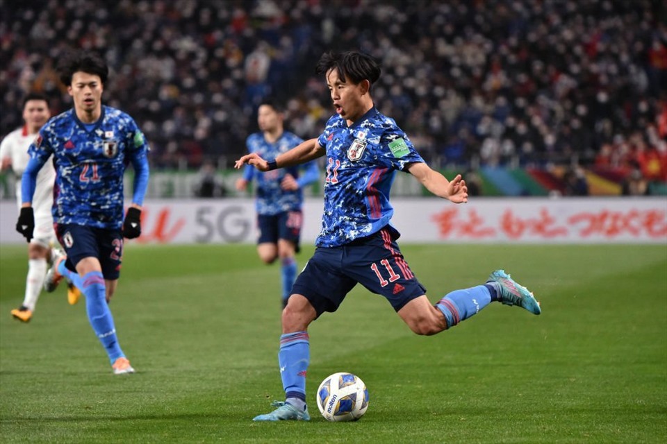 1. Takefusa Kubo: Ngôi sao sinh năm 2001 của đội tuyển Nhật Bản được định giá 60 triệu euro. Kubo đang thi đấu cho câu lạc bộ Real Sociedad ở giải La Liga. Kubo đang dính chấn thương và anh phải chạy đua với thời gian để kịp cùng tuyển Nhật Bản tham dự Asian Cup 2023.