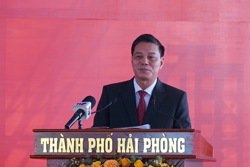Chủ tịch UBND TP Hải Phòng Nguyễn Văn Tùng phát biểu. Ảnh: Hoàng Tùng