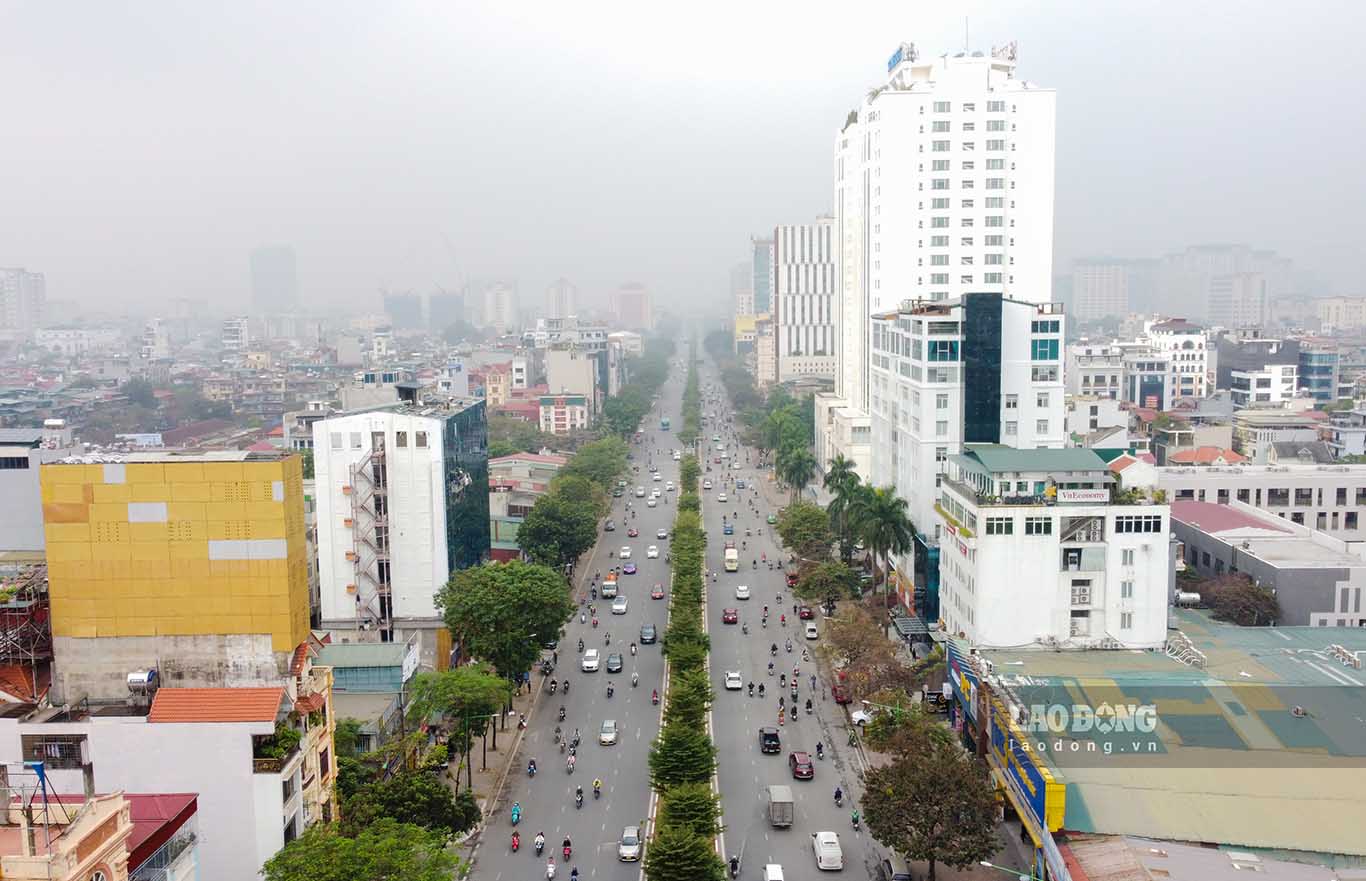 Sau khi hoàn thành, dải phân cách giữa tuyến đường Hoàng Quốc Việt có bề rộng trung bình từ 8m đến 11,5m xuống còn 4,4 m. 