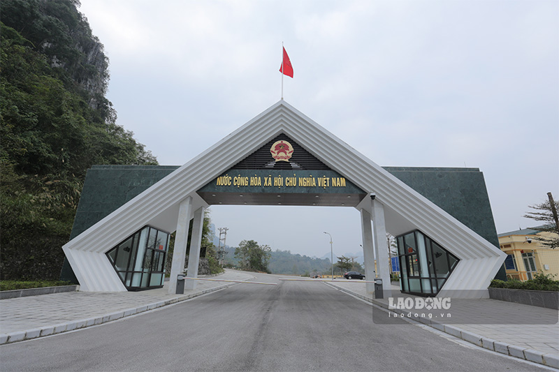 Chính thức được công bố là cửa khẩu chính vào năm 2012, cửa khẩu Lý Vạn từng được xem là điểm sáng trên toàn bộ hệ thống của khẩu của tỉnh Cao Bằng.