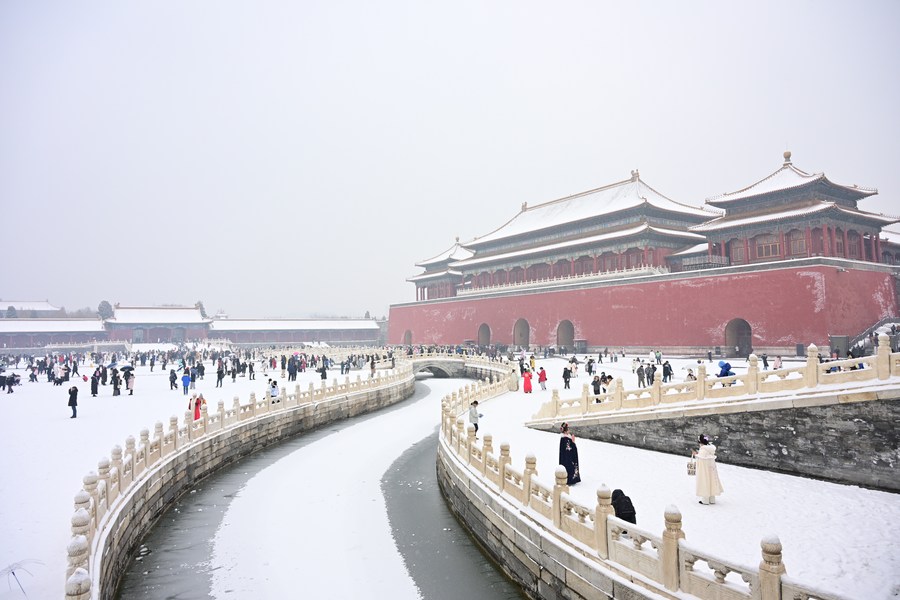 Tuyết phủ trắng Tử Cấm Thành ở Bắc Kinh, Trung Quốc, ngày 13.12.2023. Ảnh: Xinhua