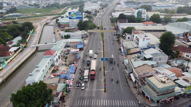 Còn lại, hầu hết, mặt bằng vẫn chưa được bàn giao.