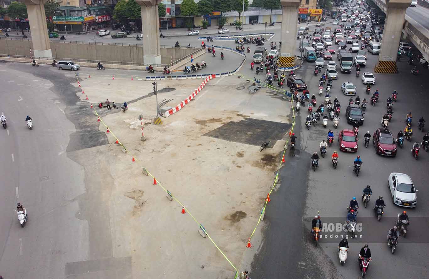 Toàn bộ lô cốt dài khoảng 30m, chắn ngang đường Nguyễn Trãi theo hướng Hà Đông - Thanh Xuân đã được tháo dỡ trong những ngày vừa qua.