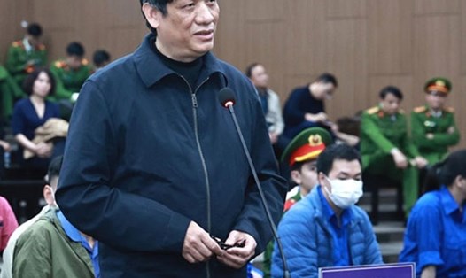 Cựu Bộ trưởng Nguyễn Thanh Long tại phiên toà xét xử hành vi liên quan đến nhận hối lộ của Việt Á. Ảnh: H.Nguyen