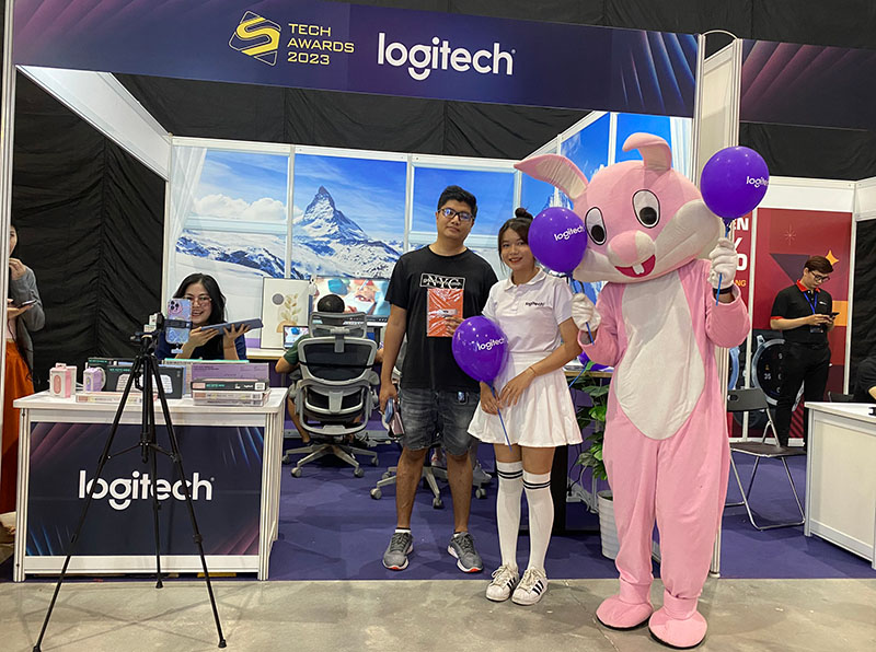 Khu vực trải nghiệm của Logitech nổi bật tại Tech Awards 2023. 