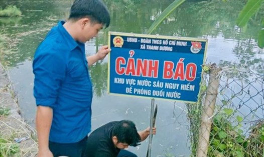 Bên cạnh việc xây bể bơi, các tổ chức xã hội tại Nghệ An cũng vào cuộc ngăn đuối nước trẻ em. Ảnh: Hải Đăng