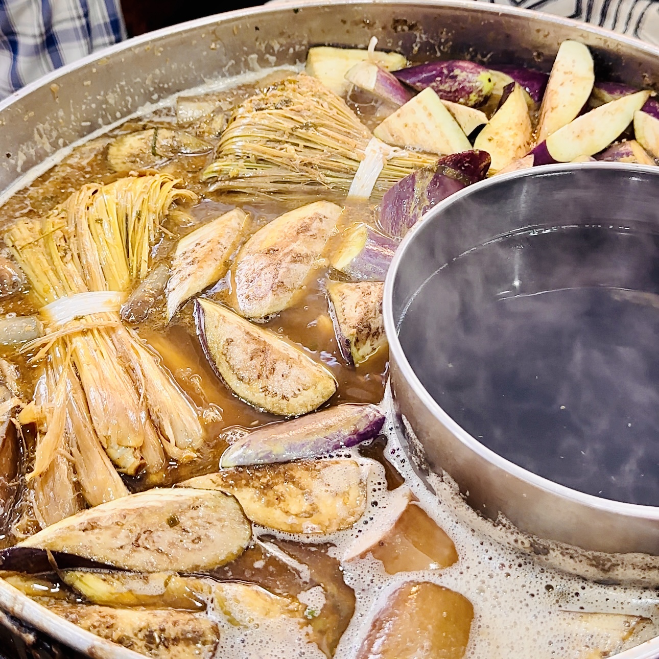 Bún mắm được nấu từ Ảnh: Foody 