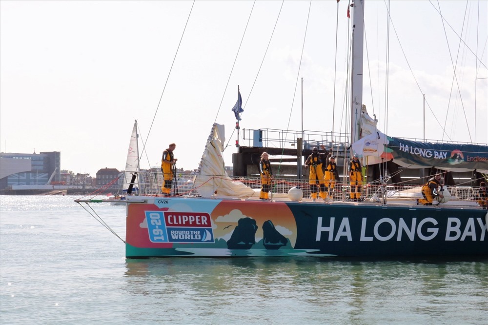 Thuyền buồm “Ha Long Bay, Vietnam” chạy thử tại Anh vào tháng 9.2019. Ảnh: Clipper Round the World Yacht Race