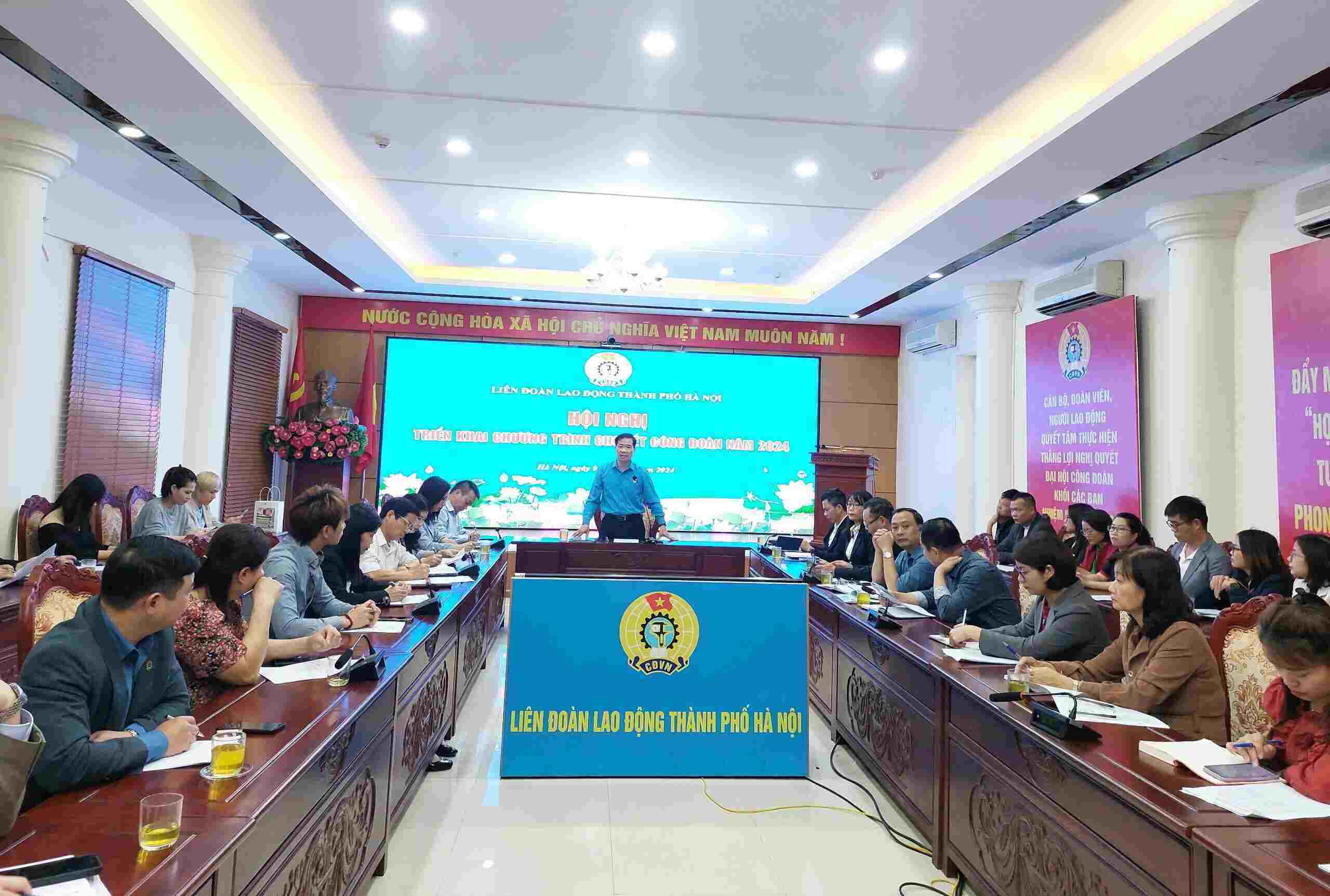 Phó Chủ tịch Liên đoàn Lao động Thành phố Nguyễn Huy Khánh chủ trì buổi triển khai Chợ Tết Công đoàn năm 2024. Ảnh: Ngọc Ánh
