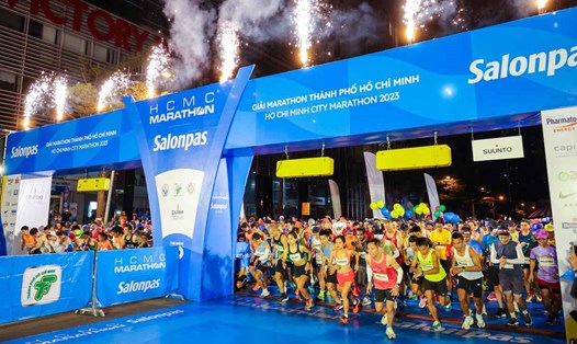 Giải Marathon TPHCM mùa thứ 11 năm 2024 qui tụ số lượng vận động viên tham dự đông kỉ lục. Ảnh: Linh Nguyễn