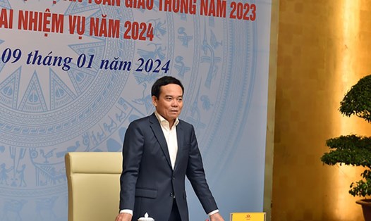 Phó Thủ tướng Trần Lưu Quang chủ trì Hội nghị tổng kết công tác đảm bảo trật tự an toàn giao thông năm 2023 và triển khai nhiệm vụ năm 2024. Ảnh: Hải Minh
