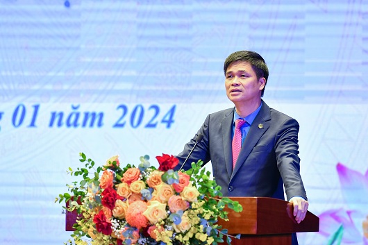 Phó Chủ tịch Tổng LĐLĐ Việt Nam Ngọ Duy Hiểu phát biểu chỉ đạo hội nghị. Ảnh: Thế Đại