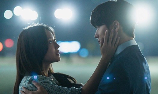 Bae In Hyuk - Lee Se Young diễn ăn ý trong phim “Hôn nhân hợp đồng”. Ảnh: Nhà sản xuất