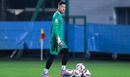 Thủ môn Filip Nguyễn bắt chính trong trận đấu đầu tiên cùng tuyển Việt Nam. Ảnh: Minh Dân