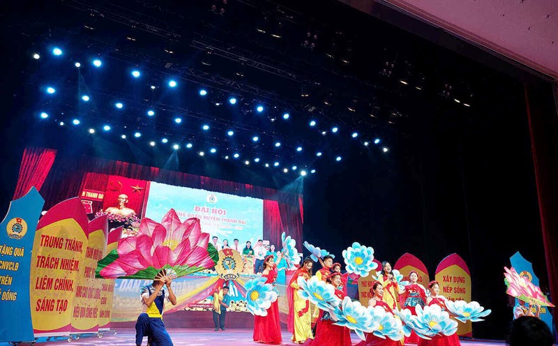 Contest performance of Hanoi Trade Union Competition - The journey of building and developing of Thanh Oai District Labor Federation. Photo: Ngoc Anh
