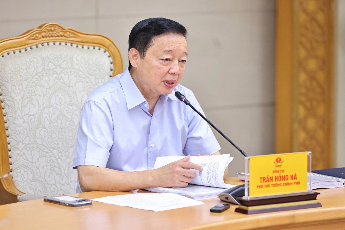 Deputy Prime Minister Tran Hong Ha requested that localities where Ho Chi Minh City's Ring Road 4 passes through continue to prepare investment steps as soon as possible. Photo: VGP