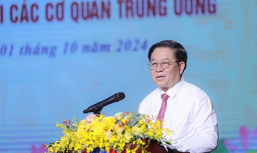 Ủy viên Bộ Chính trị, Bí thư Trung ương Đảng, Trưởng Ban Tuyên giáo Trung ương Nguyễn Trọng Nghĩa phát biểu tại Lễ trao giải. Ảnh: Hải Nguyễn