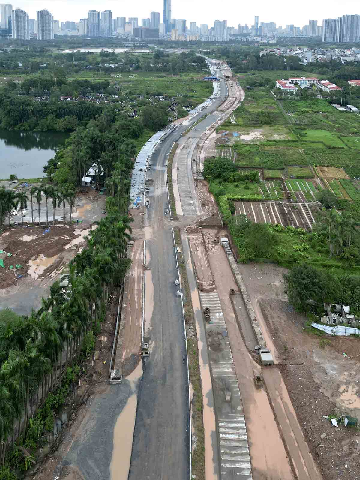 Cong trinh du kien hoan thanh dip 10.10 toi day giup ket noi giua 2 quan Nam Tu Liem va Ha Dong thuan loi. Anh: Huu Chanh