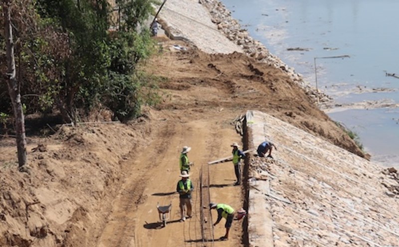 Da Nang extends riverbank erosion control project until 2025. Photo: Nguyen Linh