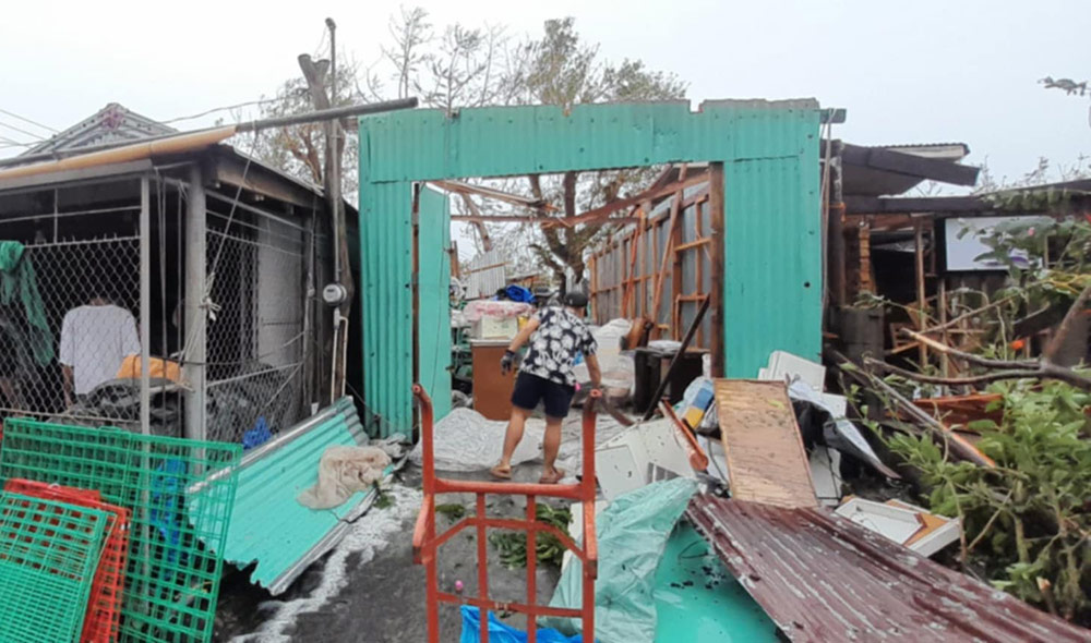 Bão Krathon (tên địa phương là Julian) tàn phá khu vực Batanes ở Philippines. Ảnh: Operation Blessing Foundation Philippines