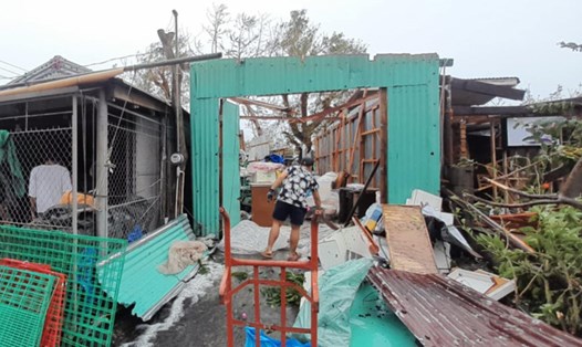 Bão Krathon (tên địa phương là Julian) tàn phá khu vực Batanes ở Philippines. Ảnh: Operation Blessing Foundation Philippines