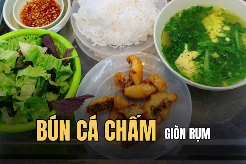 Quán bún cá chấm bán hết 50kg cá mỗi ngày ở Hà Nội