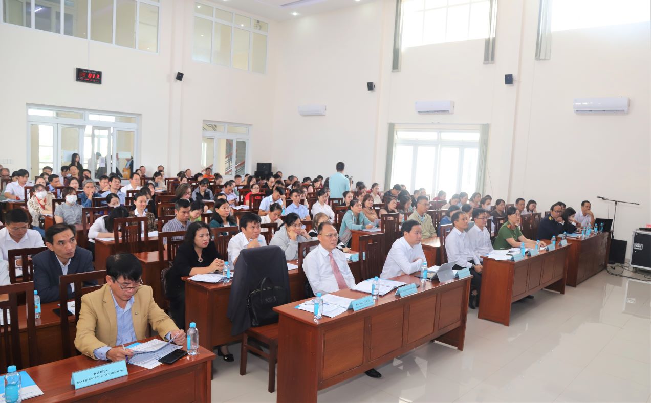 Tại hội nghị đã có 130 doanh nghiệp được phổ biến các chính sách quy định của pháp luật. Ảnh: Bảo Lâm