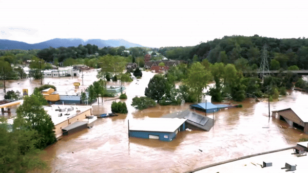 Ngập lụt do bão Helene ở Asheville, Mỹ. Ảnh: AFP