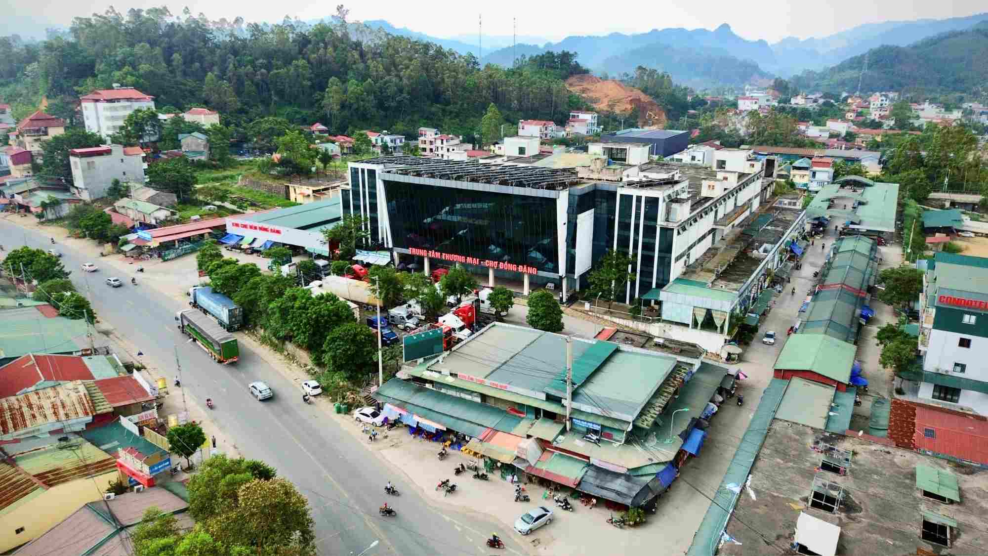 TTTM - chợ Đồng Đăng tọa lạc trên diện tích hơn 5ha với tổng vốn đầu tư 300 tỉ đồng. Ảnh: Khánh Linh