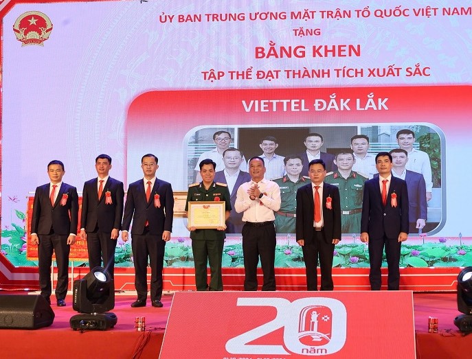 Trong qua trinh hinh thanh va phat trien Viettel Dak Lak da co nhieu dong gop quan trong cho chinh quyen va nhan dan dia phuong. Anh: Bao Trung