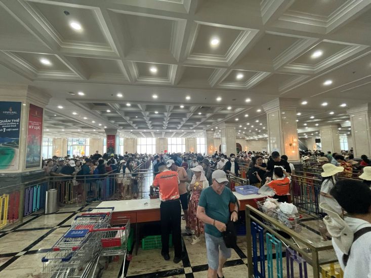 Chỉ mới 9 tháng năm 2024 nhưng ngành du lịch Khánh Hòa và Ninh Thuận đã vượt các mục tiêu đặt ra trong năm 2024. Ảnh: Hữu Long