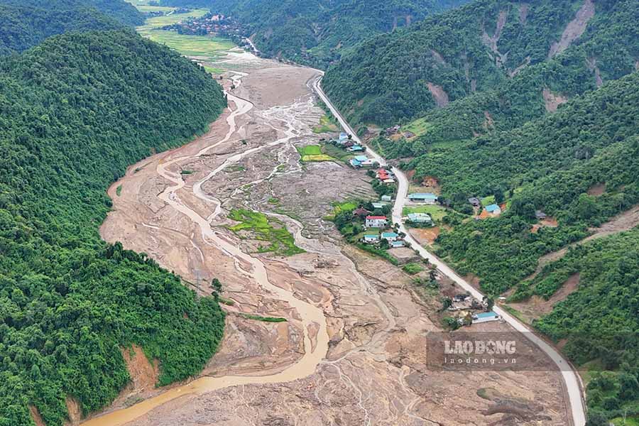 Lu quet da gay thiet hai nang ne ve nguoi va tai san tai xa bien gioi Muong Pon. Anh: Quang Dat