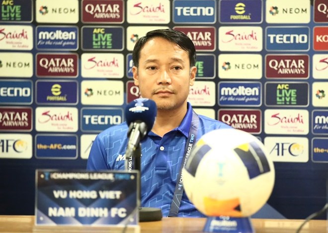 Coach Vu Hong Viet of Nam Dinh club. Photo: NDFC