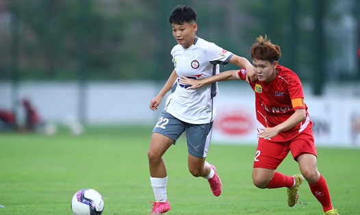 Hà Nội (áo đỏ) bị Sơn La cầm hòa ở vòng 5 giải U19 nữ Quốc gia 2024. Ảnh: VFF