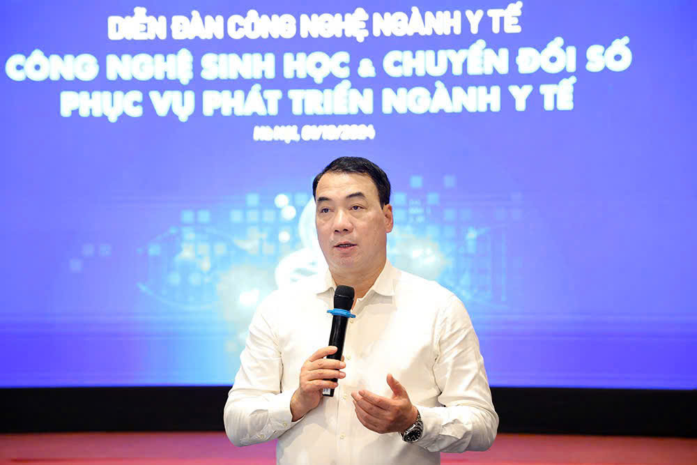 Mr. Nguyen Ngo Quang said that cell therapy in cancer treatment is being researched and applied. Photo: Provided by the Organizing Committee