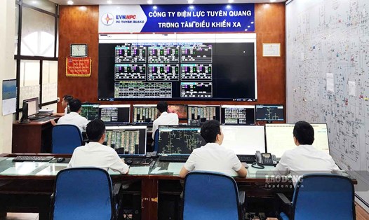 Chuyển đổi số trong ngành điện hướng tới sự thuận lợi cho người dân. Ảnh: Trần Hùng.
