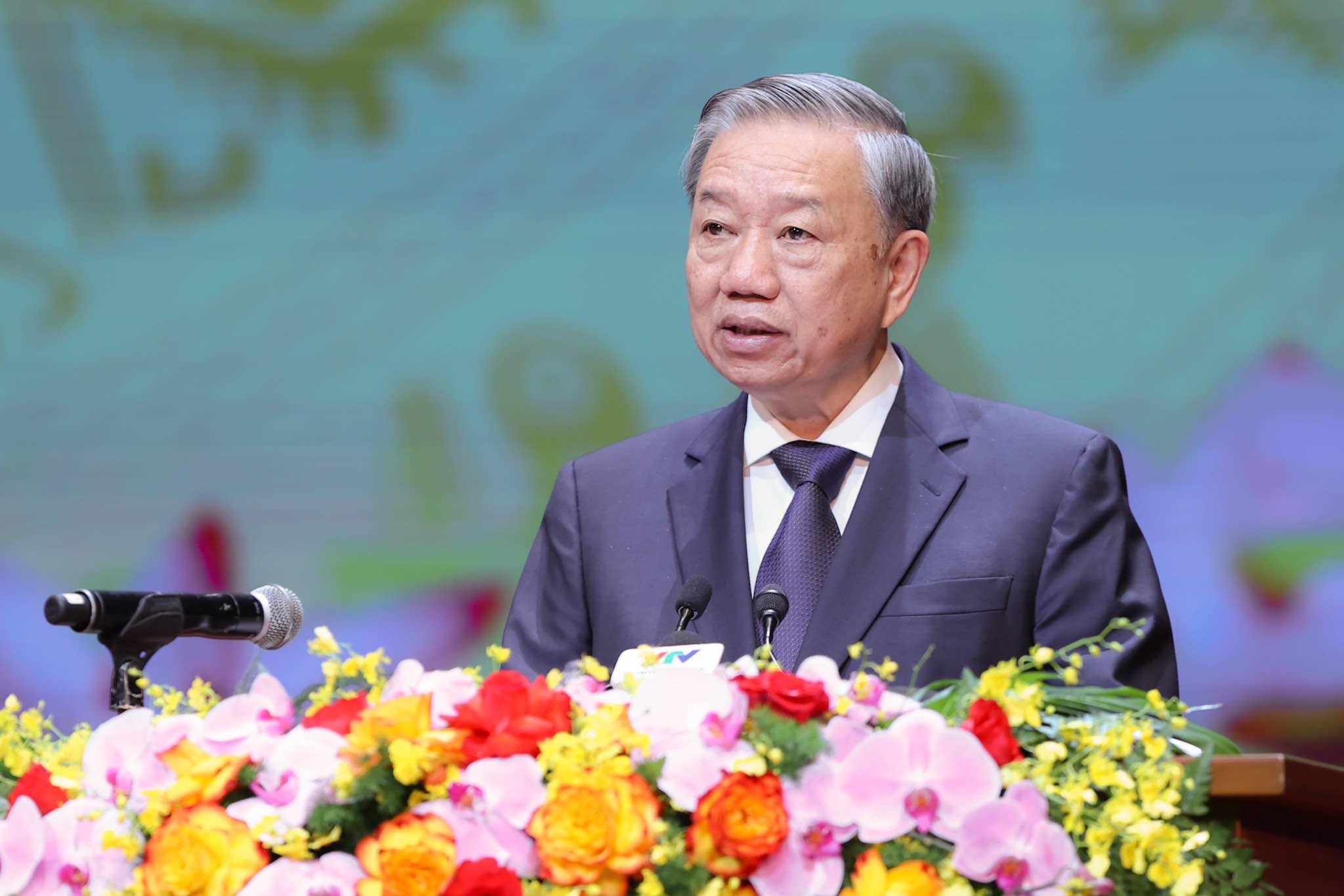 Tong Bi thu, Chu tich nuoc To Lam trinh bay dien van tai le ky niem. Anh: Hai Nguyen