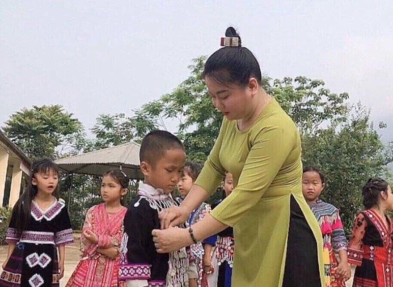 Giao vien nhieu ban khoan truoc de xuat mien hoc phi. Anh: Khanh Linh