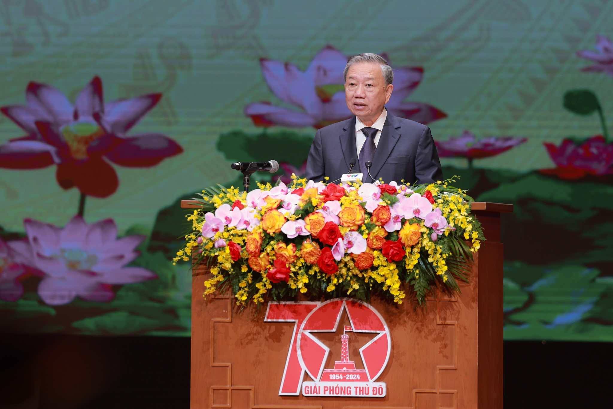 Tổng Bí thư, Chủ tịch nước Tô Lâm đọc diễn văn tại lễ kỷ niệm 70 năm Ngày Giải phóng Thủ đô. Ảnh: Hải Nguyễn