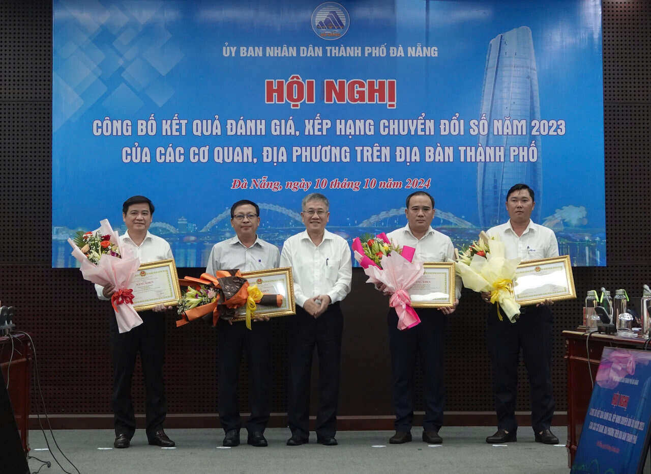 Hoi nghi cong bo ket qua danh gia, xep hang chuyen doi so nam 2023 cua cac co quan, dia phuong tai Da Nang. Anh: Mai Huong