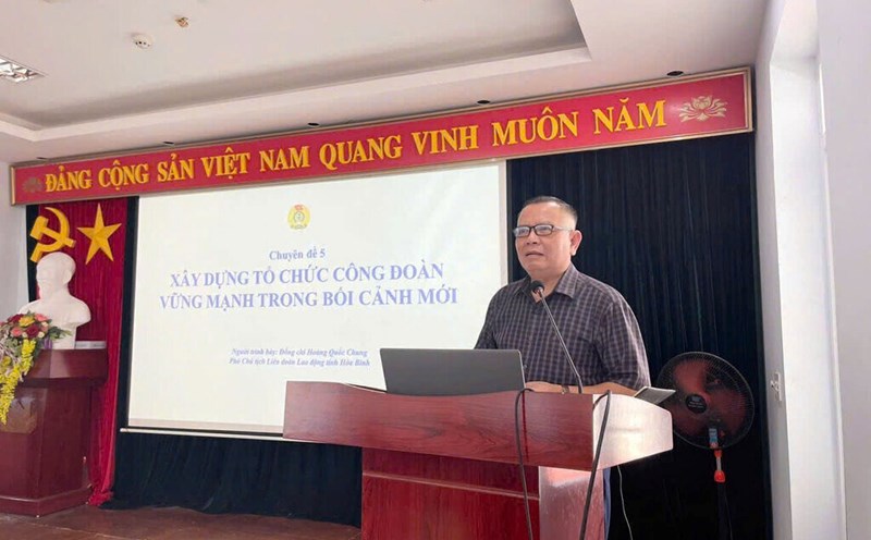 Leaders of the Hoa Binh Provincial Labor Federation thoroughly grasp the Resolution of the Trade Union Congress at all levels. Photo: Hoa Binh Civil Servants' Trade Union