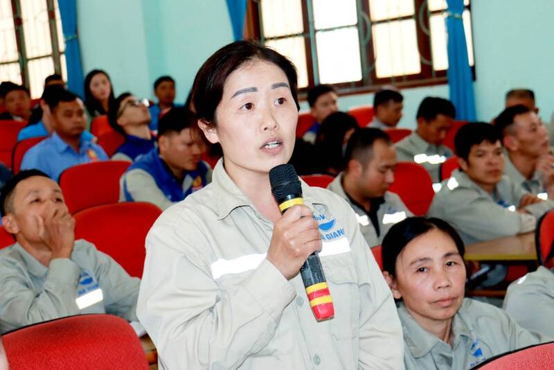 Đoàn viên phát biểu ý kiến tại hội nghị. Ảnh: LĐLĐ Hà Giang