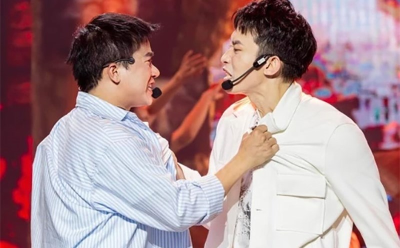 Bui Cong Nam va Kay Tran trong mot tiet muc song ca gay xuc dong. Anh: Nha san xuat
