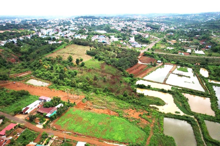 The 24-hectare project in Nghia Trung ward, Gia Nghia city, has been suspended for many years. Photo: Bao Lam