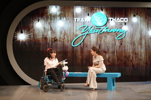 Cô gái có trái tim hồng Phạm Thị Lương là khách mời chương trình "Trạm yêu thương". Ảnh: VTV