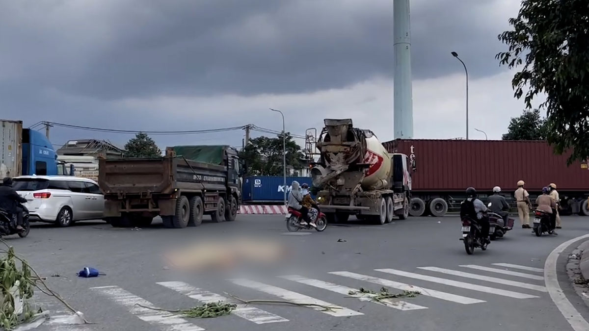 Accident at Phu Huu roundabout kills two young girls