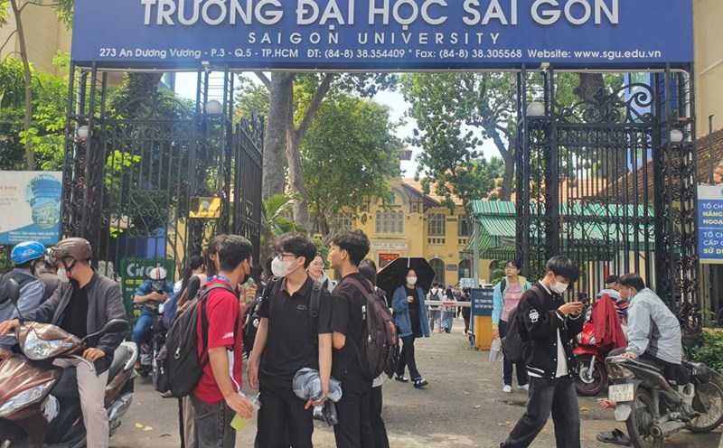 Many students majoring in education at Saigon University are in debt for living expenses. Photo: Chan Phuc