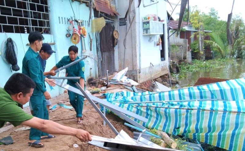 Landslide in Vinh Long province. Photo: An Nhien